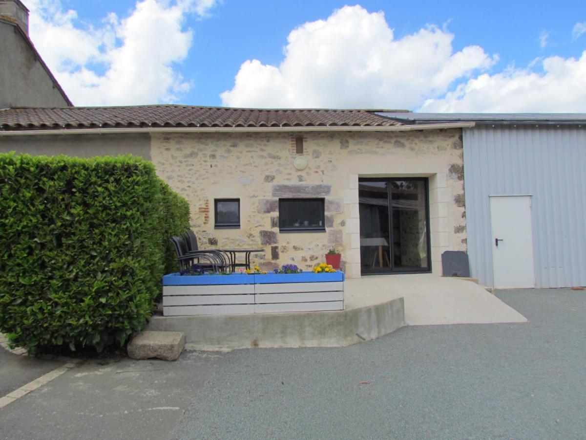 Gite La Petite Maison Montournais Dış mekan fotoğraf