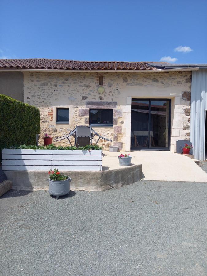 Gite La Petite Maison Montournais Dış mekan fotoğraf