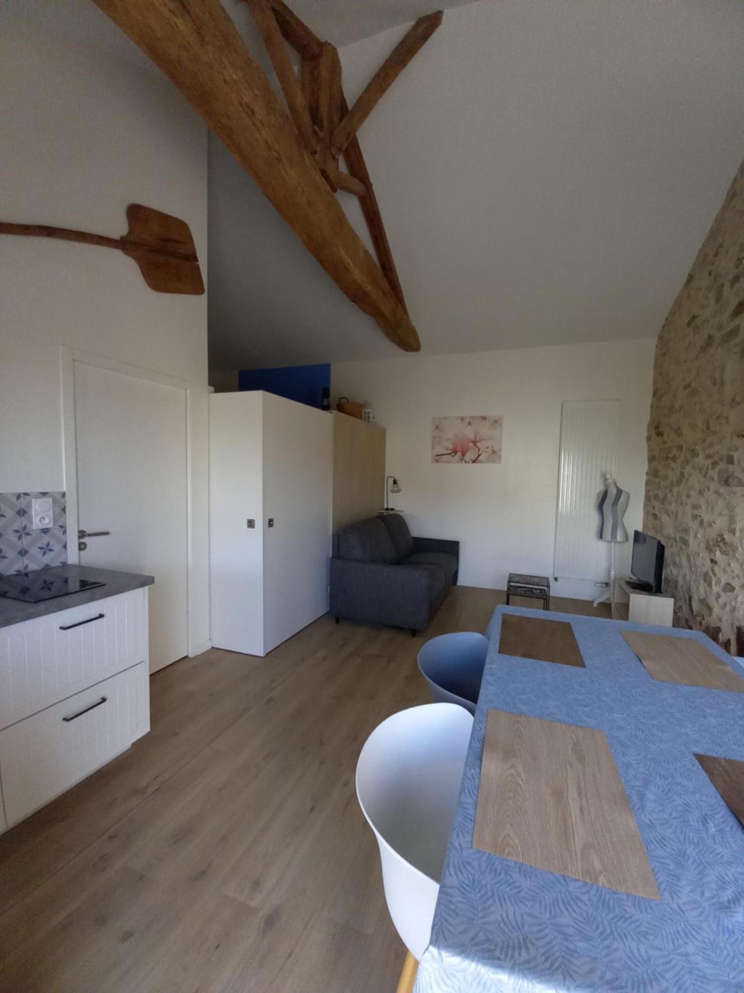Gite La Petite Maison Montournais Dış mekan fotoğraf